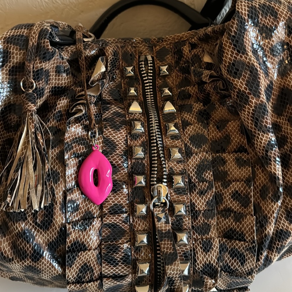 Classic Betsey Johnson Tobo Ruffle Leopard bag - Picture 3 of 10